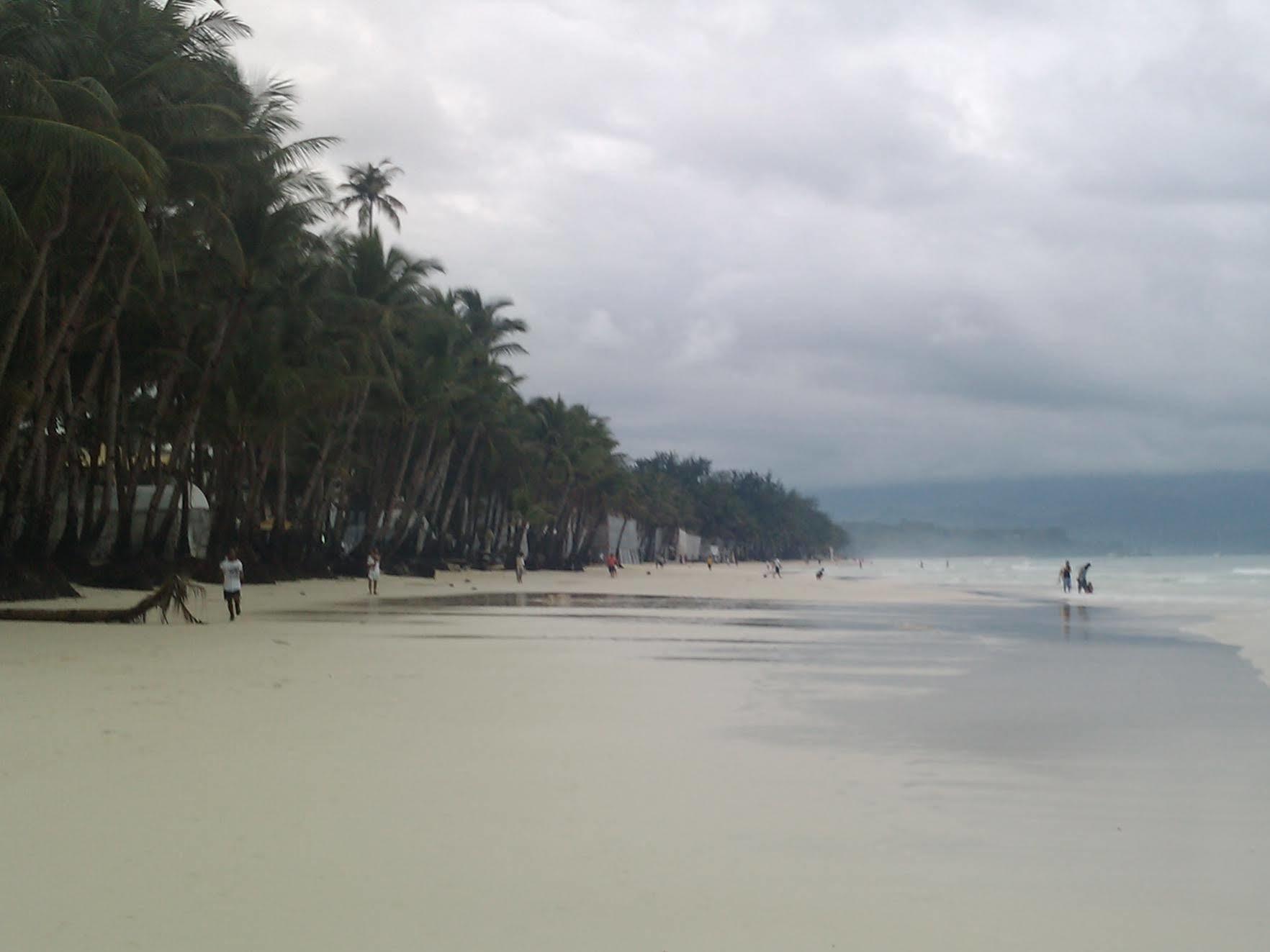 戈斯海滩度假村 Balabag  外观 照片